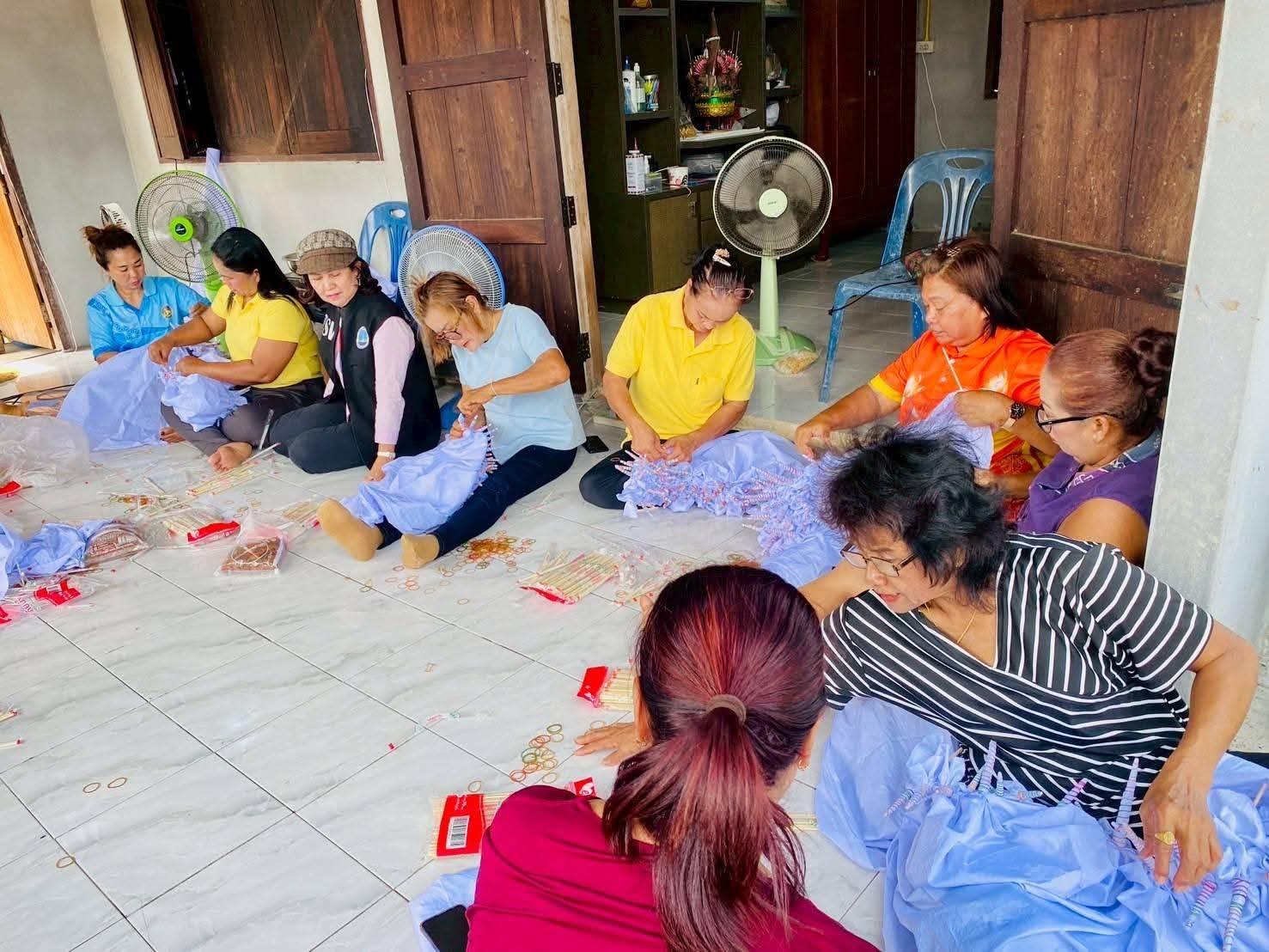 ผ้ามัดย้อมดอกจาก
