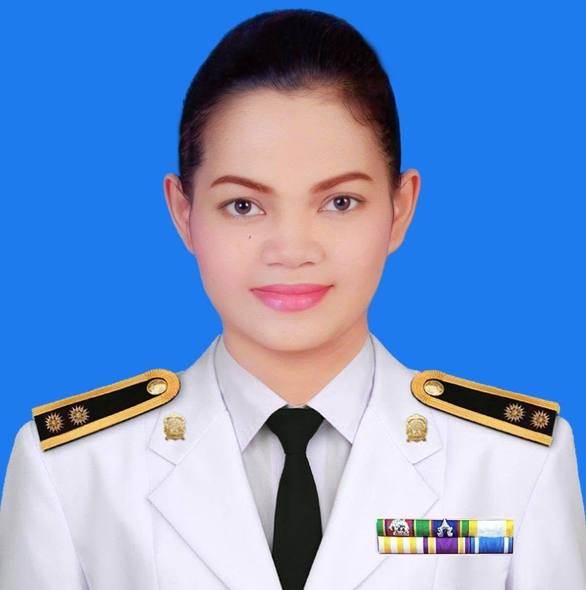 นางสาววรารัตน์ ขวัญศิริ