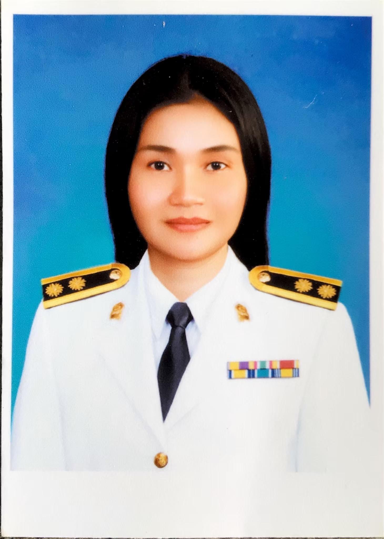 นางขนิษฐา สาริพันธ์