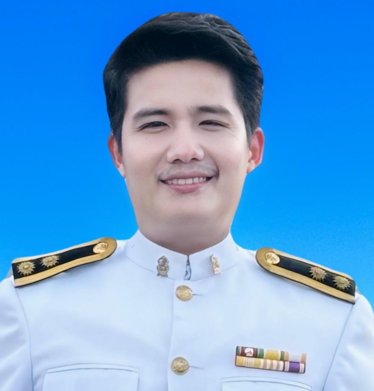 นายเรวัฒน์  พลเดช
