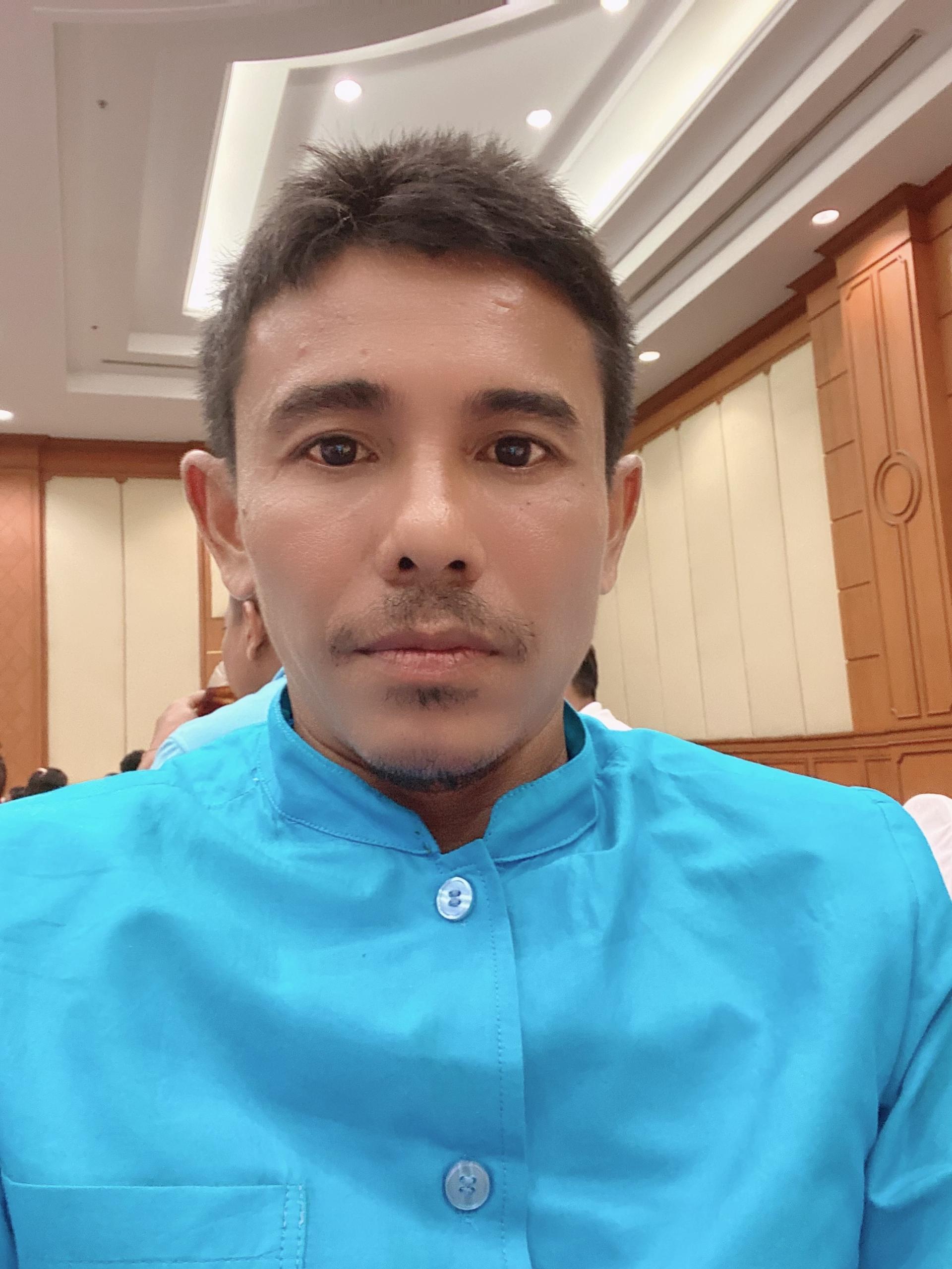 นายนธิป ดวงประทุม